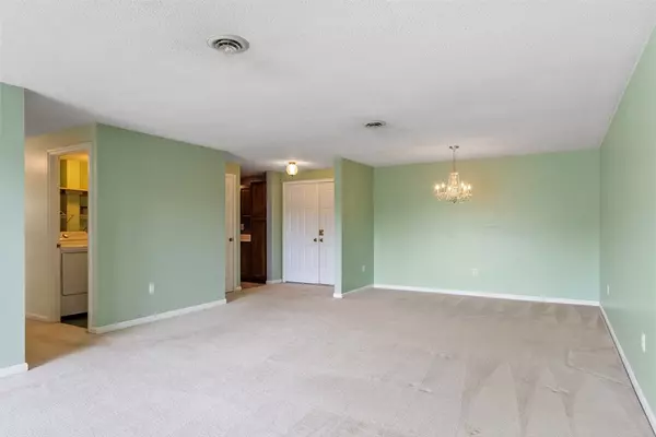 Chelmsford, MA 01824,255 North Rd #154