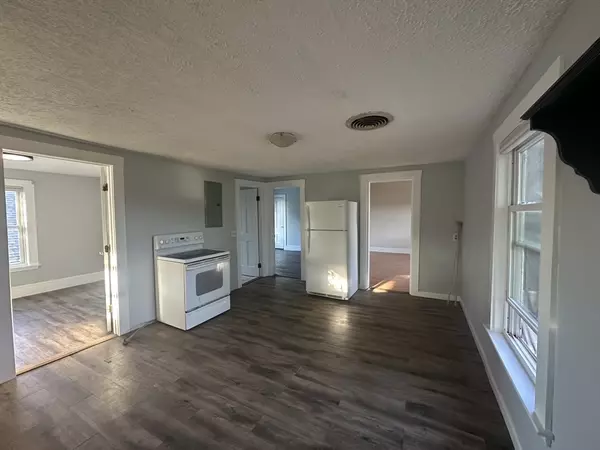 Natick, MA 01760,24 N Main St #3