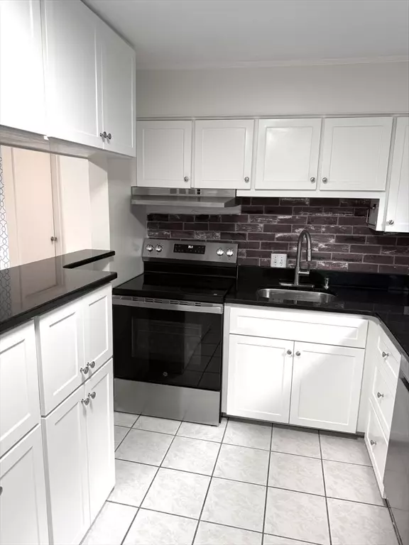 Waltham, MA 02452,25 Lionel Ave #E