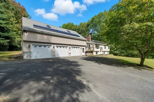 Tyngsborough, MA 01879,45 Red Gate Road