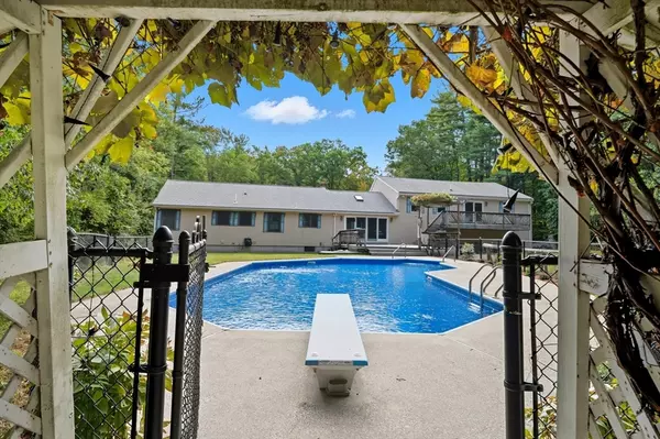 Tyngsborough, MA 01879,45 Red Gate Road