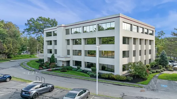 Lynnfield, MA 01940,220 Broadway #304