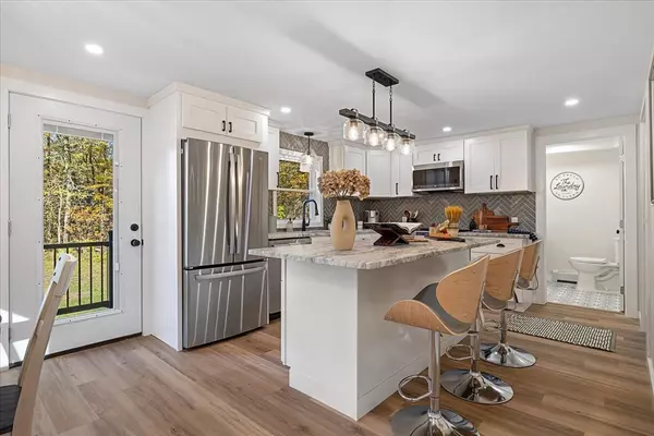 Phillipston, MA 01331,420 Queen Lake Road