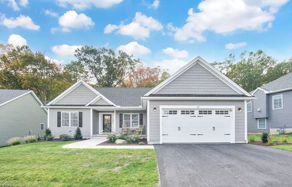 92 Sandalwood Dr #92, Wilbraham, MA 01095