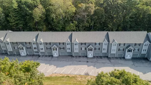 Dracut, MA 01826,124 Tennis Plaza Rd #40