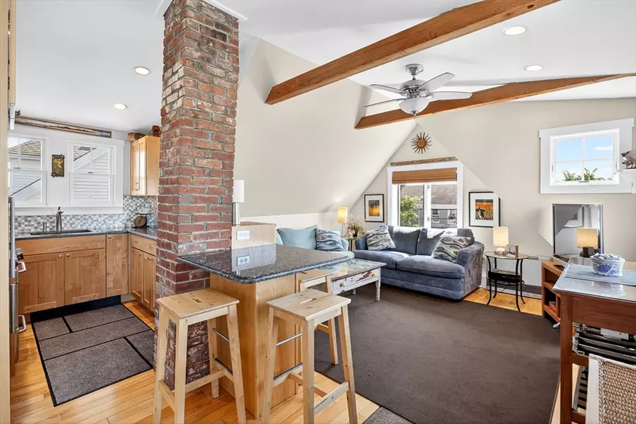 15 Montello Street #Unit 3, Provincetown, MA 02657