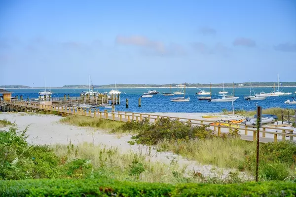 Barnstable, MA 02647,172 Irving Avenue