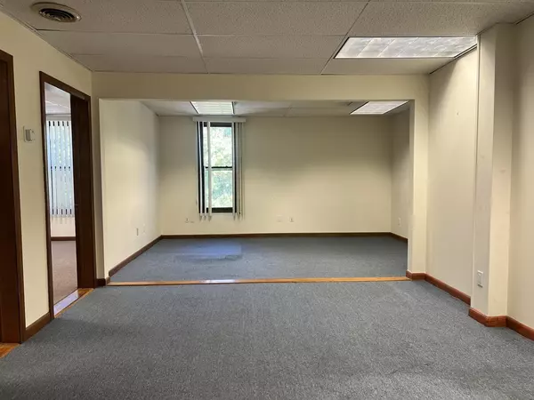 36-38 Mechanic St #204, Foxboro, MA 02035