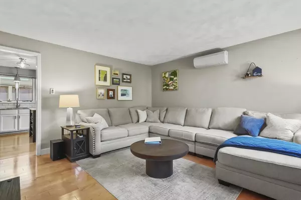 Merrimac, MA 01860,6 Vendome Street #6