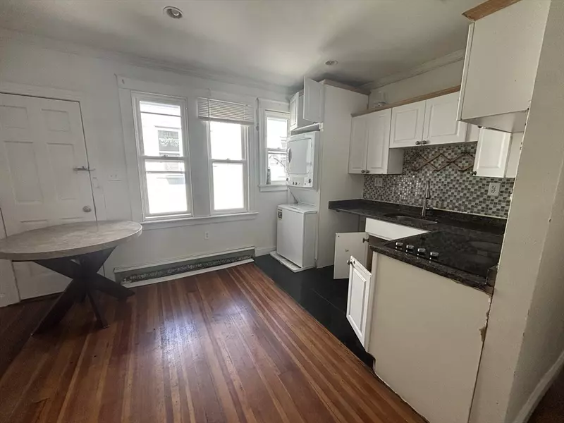 64 Pilling St #B, Haverhill, MA 01832