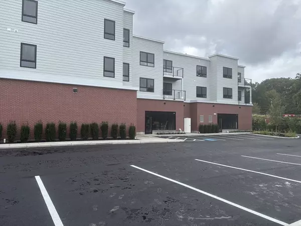 Walpole, MA 02081,1391 Main Street #204
