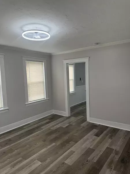 23 Everett Ave #1, Webster, MA 01570
