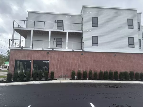 Walpole, MA 02081,1391 Main Street #208