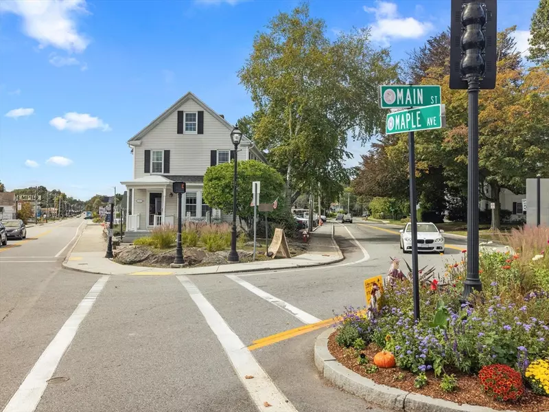 2 Maple Ave, Shrewsbury, MA 01545