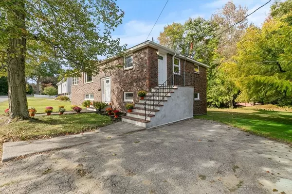 Wakefield, MA 01880,270 Lowell St