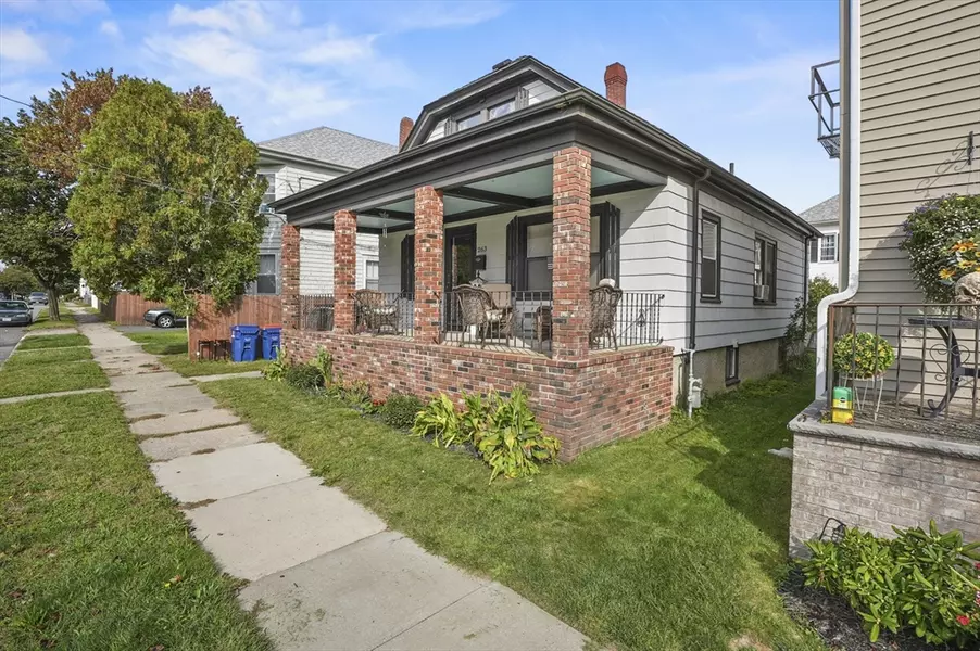 263 Hersom St, New Bedford, MA 02745