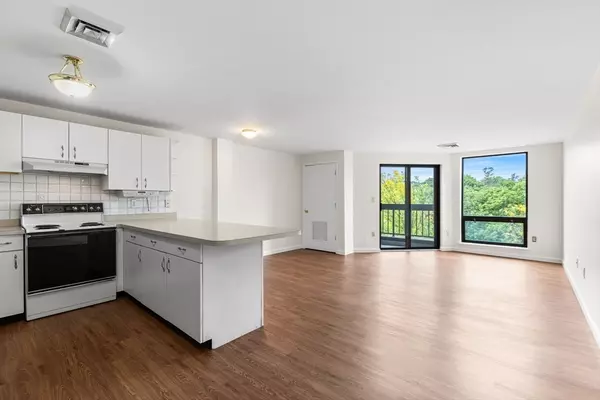 Medford, MA 02155,59-65 Valley St #5F