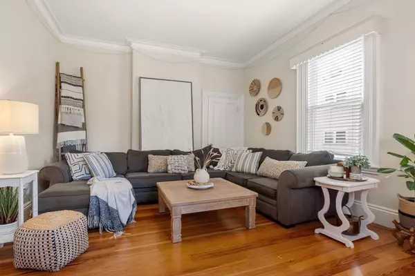 Boston, MA 02125,40 Humphreys St