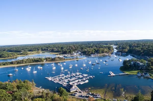 104 Howard Gleason Rd, Cohasset, MA 02025