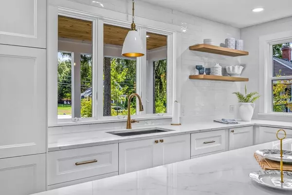 Hingham, MA 02043,171 Fort Hill St