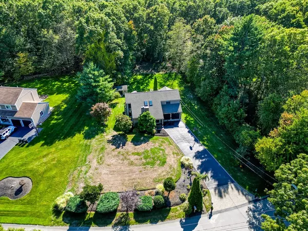 Swansea, MA 02777,10 Quaker Ln