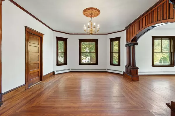 Salem, MA 01970,22 Summit Ave. #1
