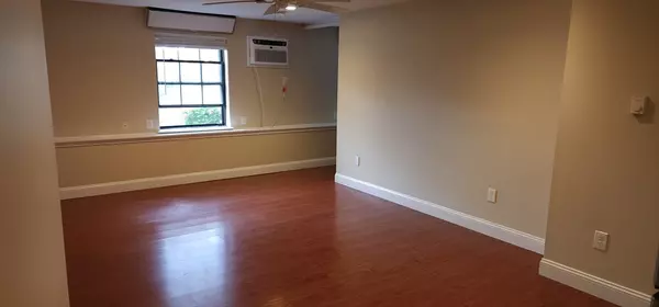 Mansfield, MA 02048,1 Old Colony Rd #109