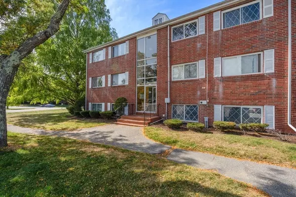 North Andover, MA 01845,25 Fernview Avenue #8