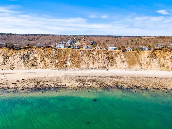 42 Oak Bluff Cir #H, Plymouth, MA 02360