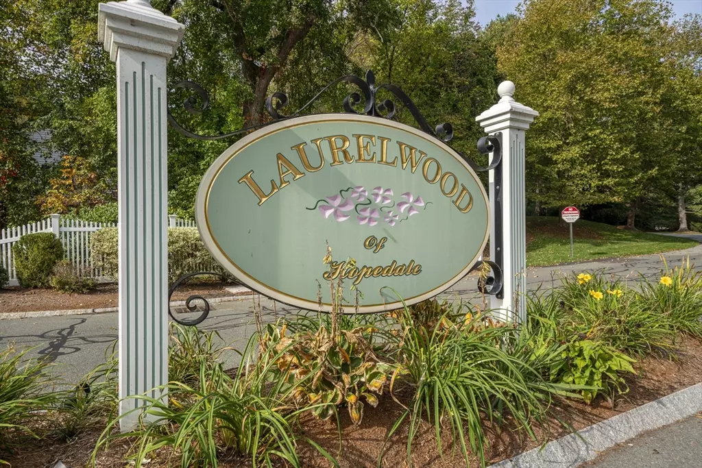 Hopedale, MA 01747,103 Laurelwood Dr #103