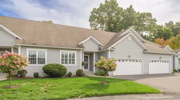 81 Oakhill Cir #81, Chicopee, MA 01020
