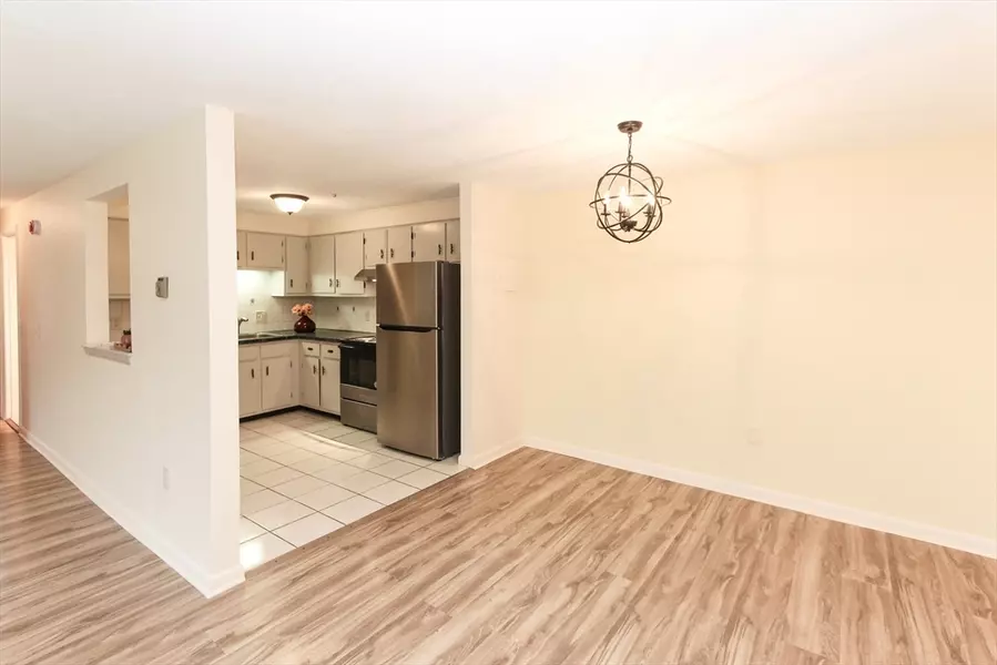 20 Williamsburg Ct #21, Shrewsbury, MA 01545