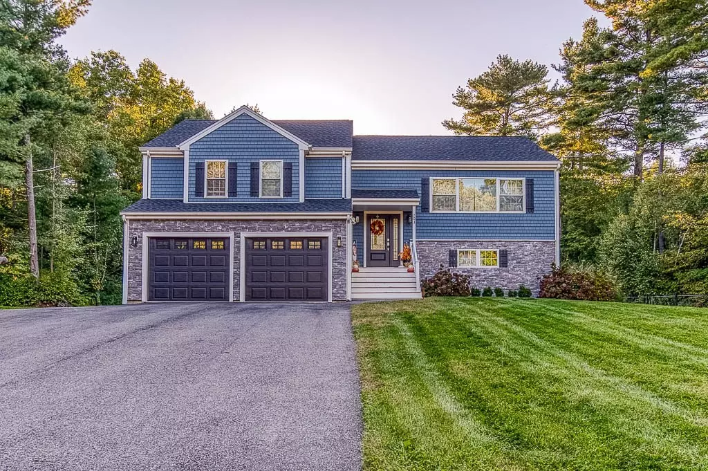 Taunton, MA 02718,203 Bluejay Ln