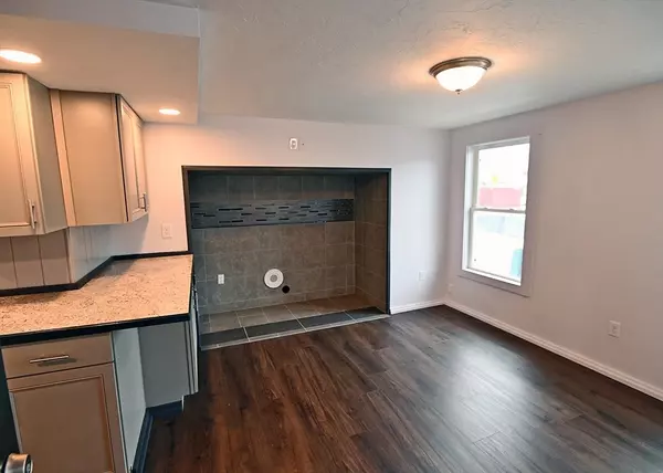 Wareham, MA 02538,3030 Cranberry Highway #11