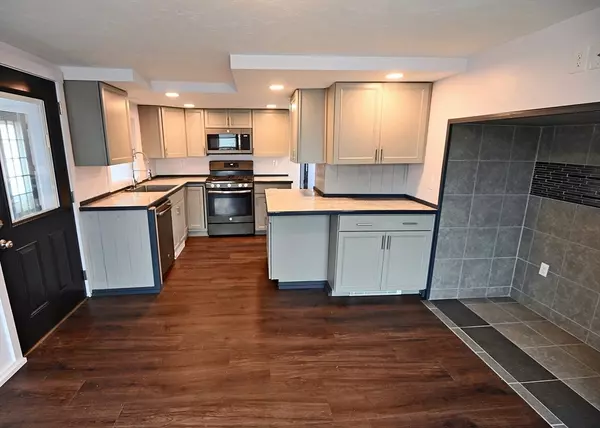 Wareham, MA 02538,3030 Cranberry Highway #11