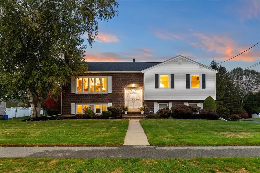41 Mohawk St, Danvers, MA 01923