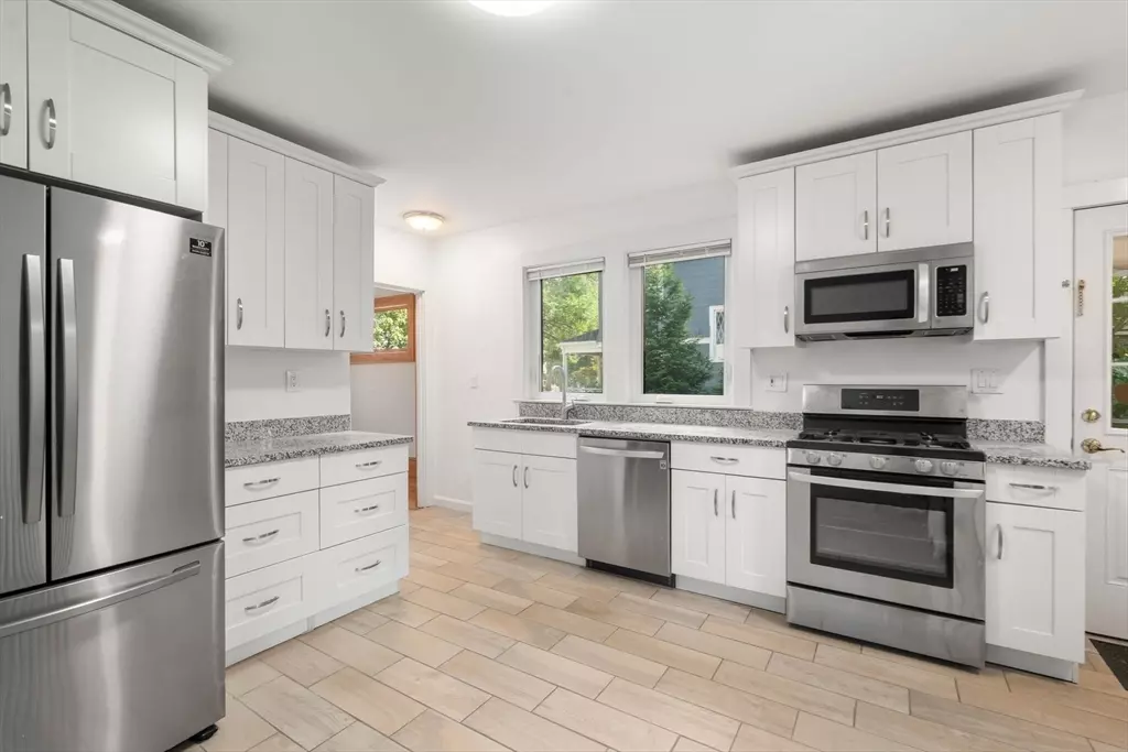 Newton, MA 02459,25-27 Westbourne Rd #25