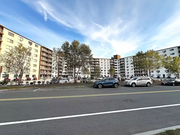 Watertown, MA 02472,151 Coolidge Avenue #404