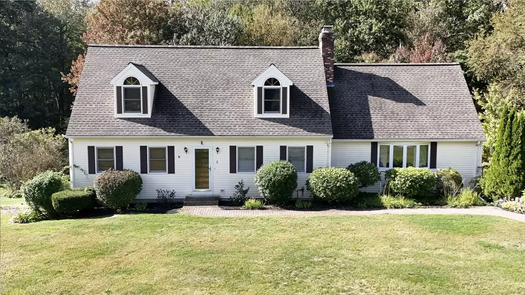 Charlton, MA 01507,9 Knollwood Dr