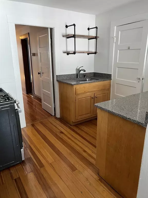 Watertown, MA 02472,27 Lloyd Rd #3