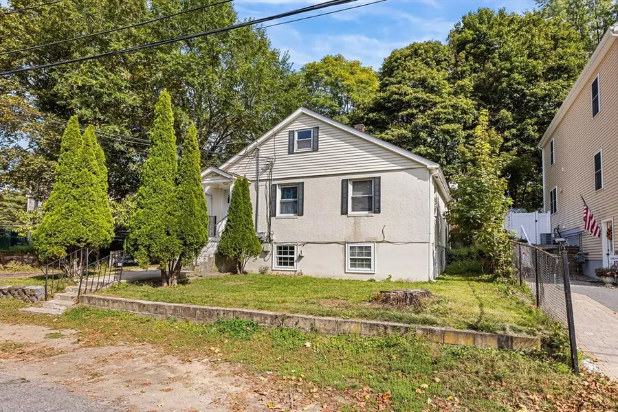 26 Wilde Ave, Framingham, MA 01702