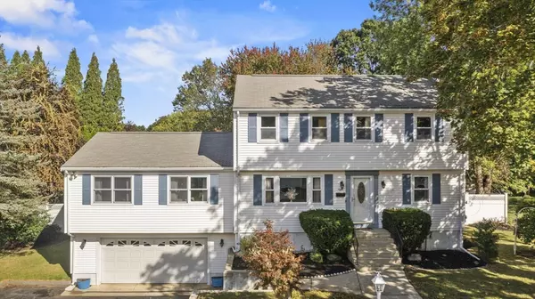 8 Mohawk Path, Bellingham, MA 02019