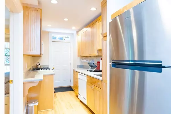 Boston, MA 02118,21 E. Concord St. #1