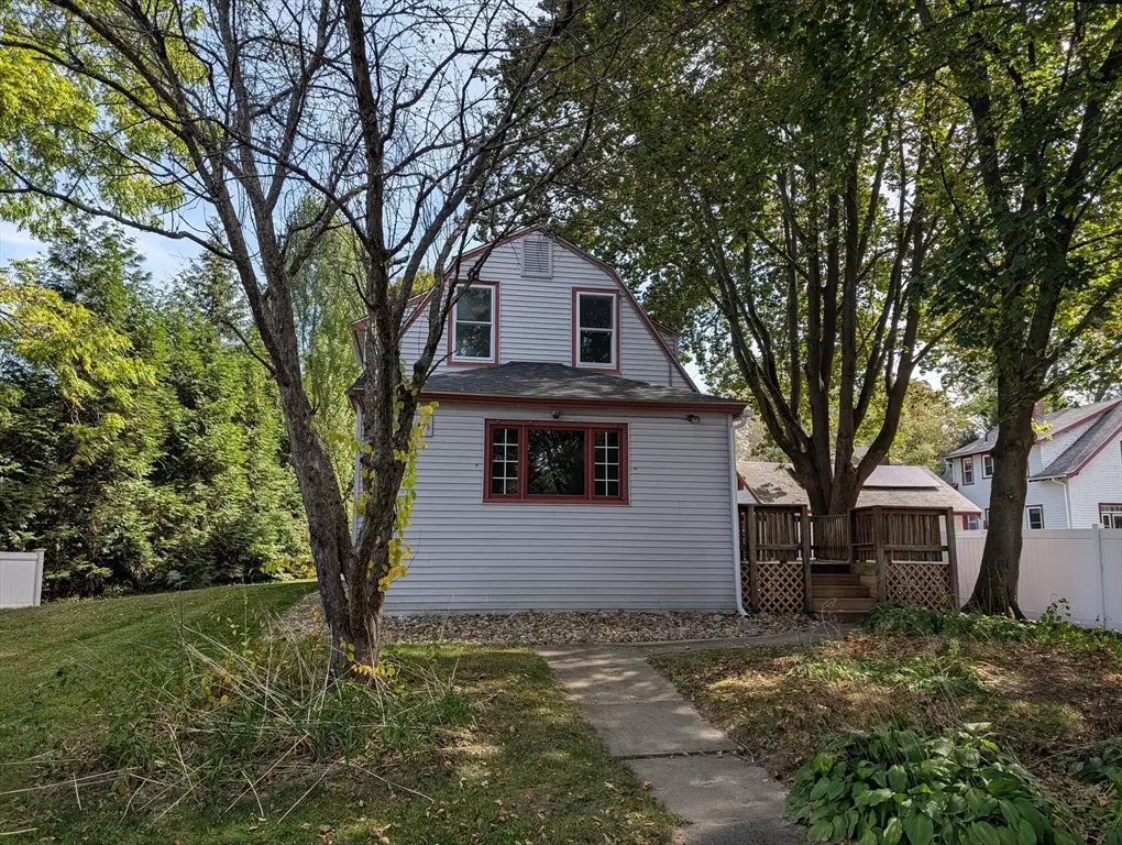 Deerfield, MA 01373,25 Graves Street