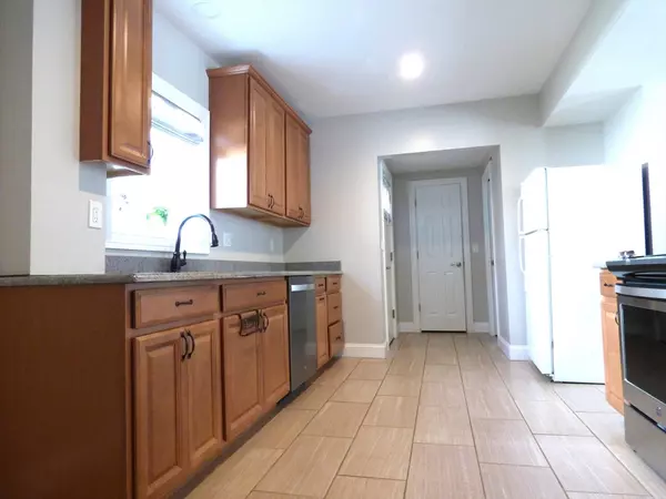 Ludlow, MA 01056,32 Berkshire St