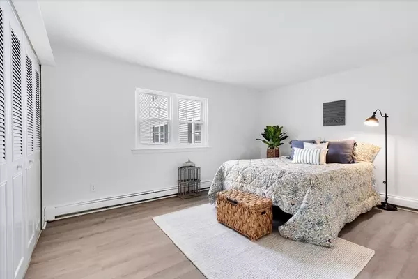 Plymouth, MA 02360,13 Chapel Hill Dr #5