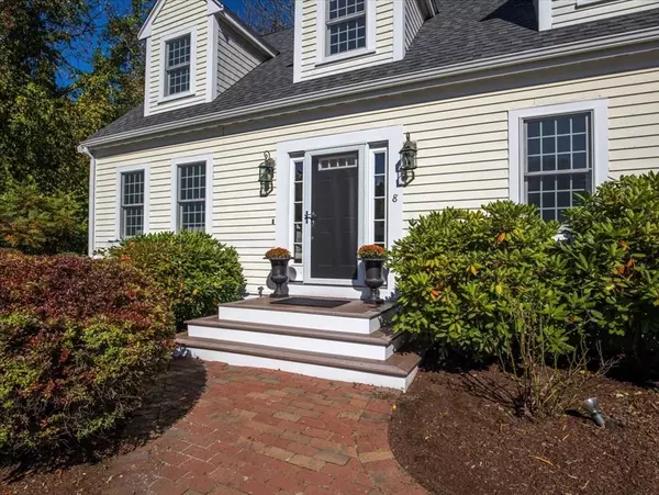 8 Trudys Ln, Scituate, MA 02066