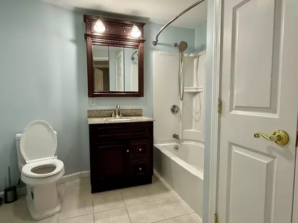 Holliston, MA 01746,152 Turner Rd #40