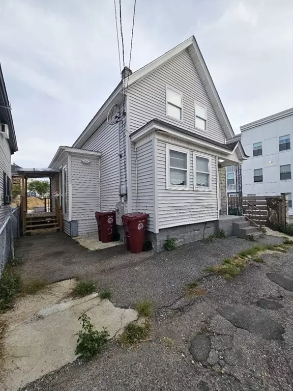 3 Forestview Ave #1, Lowell, MA 01850
