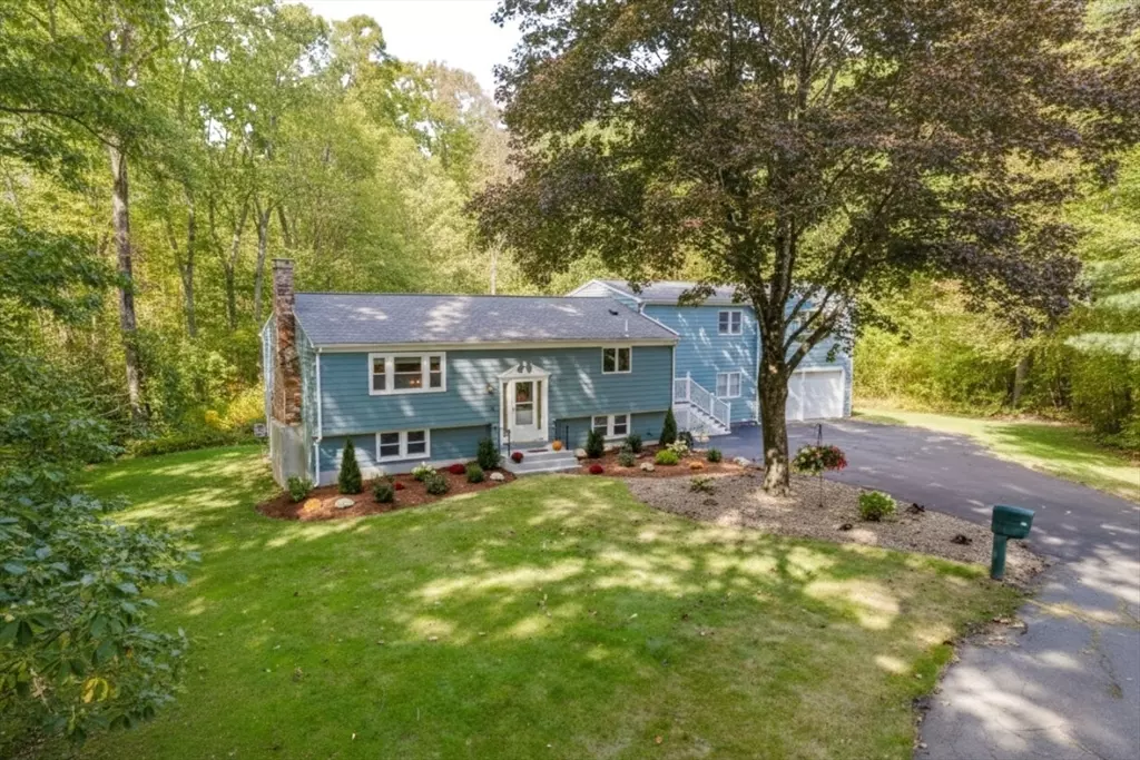 Norton, MA 02766,16 Park Ln